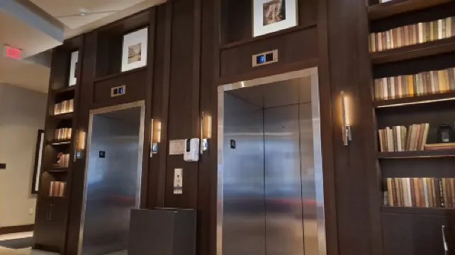 Ithaca Marriott Downtown on the Commons Общественные зоны Photos