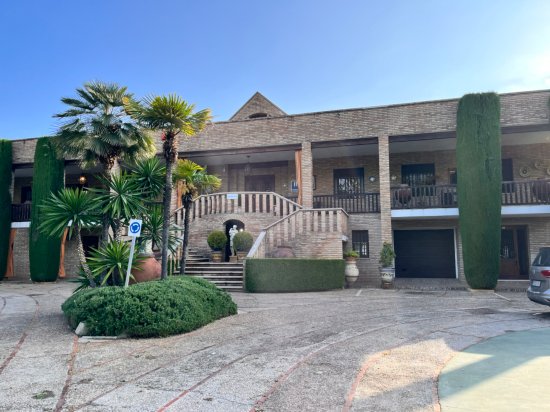 里亞德阿魯扎法酒店優惠