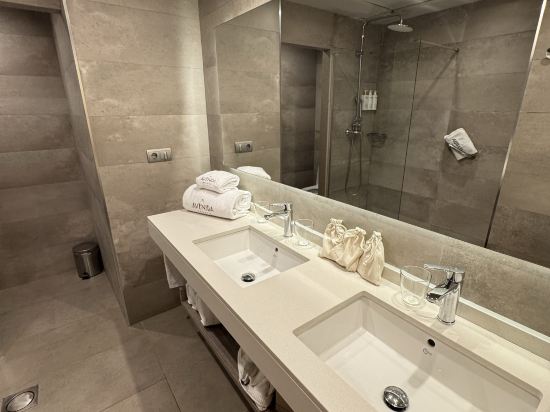 巴塞隆拿埃爾阿維尼達宮酒店優惠