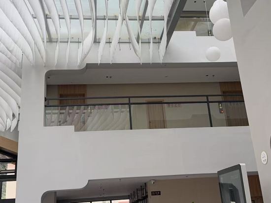 璽舍雲山設計師溫泉飯店（九寨溝景區遊客中心店）優惠