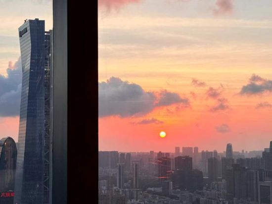 深圳深鐵皇冠假日酒店優惠