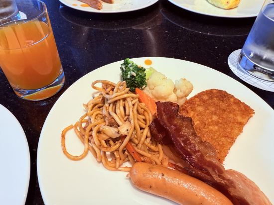 日月, 河畔飯店優惠