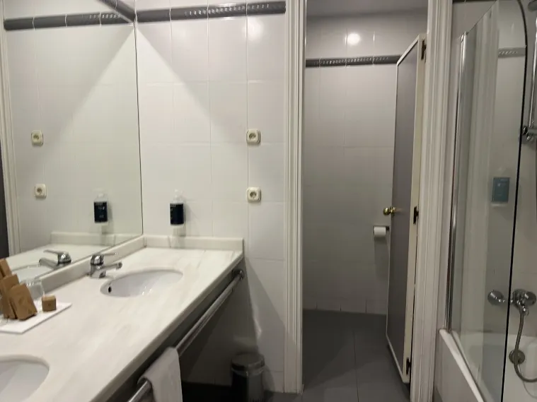 Hotel ILUNION Alcora Sevilla Habitaciones Photos