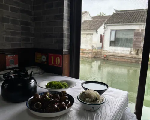 Shengping Inn Tongli Restoran Photos