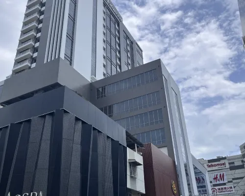 Oakwood Hotel & Apartments Grand Batam Exterior Photos