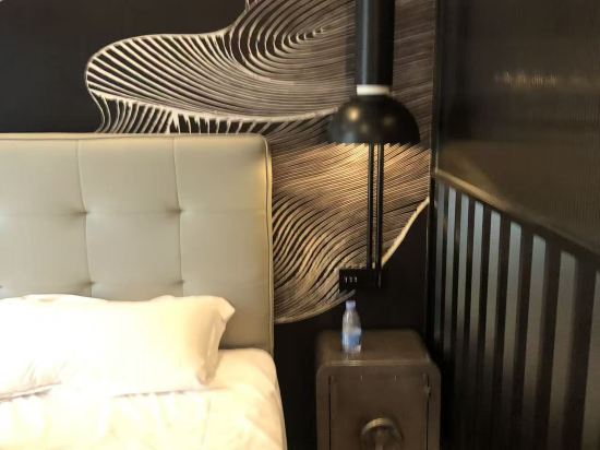 香蕉宿設計酒店（龍華民治店）優惠