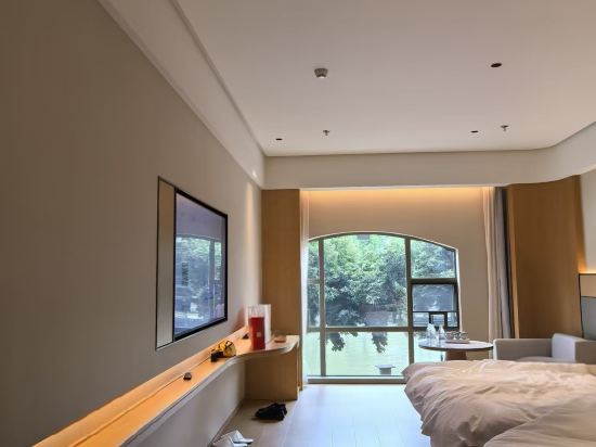 中山江畔商務酒店優惠