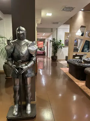 Neo Hotel Öffentliche Flächen Photos