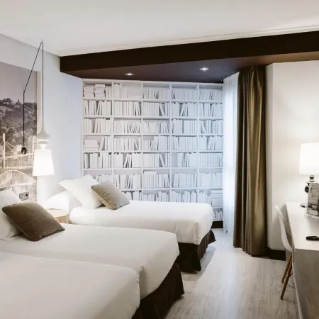 Hotel Abando Отели рядом с достопримечательностью «Музей изящных искусств»