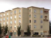Rosslyn Inn & Suites Hotels near Edmonton Station
