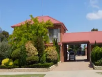 Colonial Motor Inn Bairnsdale Golden Chain Property Hotel a Bairnsdale