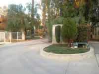 All 8 Motel Hotels in Azusa