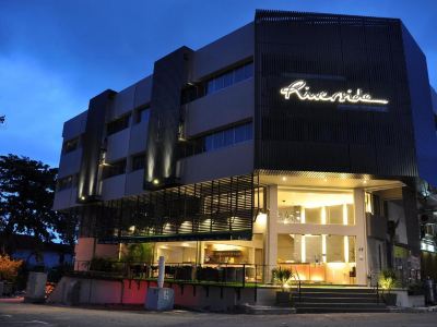 Riverside Boutique Hotel