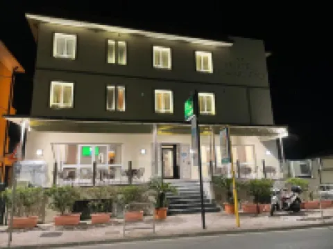 坎迪多酒店 酒店