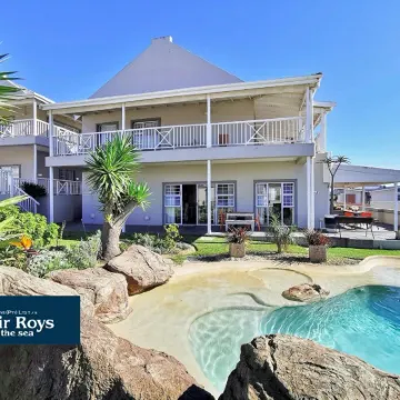Sir Roys at the Sea Hotels near Horse Memorial