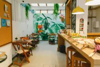 Palace Beach Hostel - Nhà nghỉ
