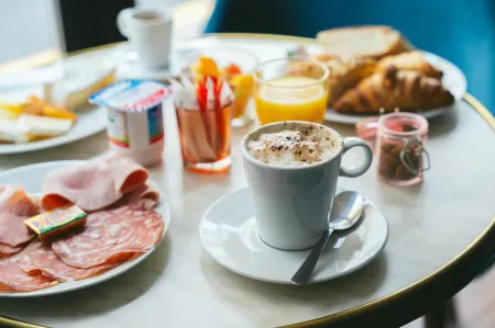 Holidays & Work Hotel Отели рядом с достопримечательностью «Mas de Pierredon - Camping Sanary-sur-Mer - CAMPASUN»