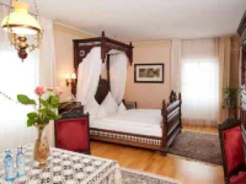 Schloßhotel Kurfürstliches Amtshaus Dauner Burg Hotels in Daun