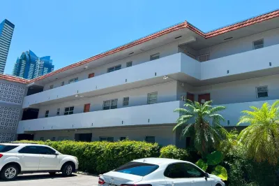 Sunny Isles Apartments by MiaRentals Các khách sạn gần Portofino Diver Academy