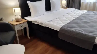 Victoria Family Hotel Hotels near крепост Бизоне