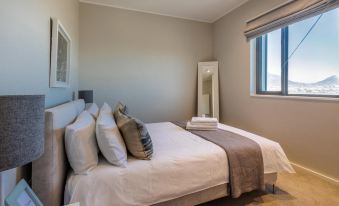 Axis Luxury Apartments by Century City Hotels