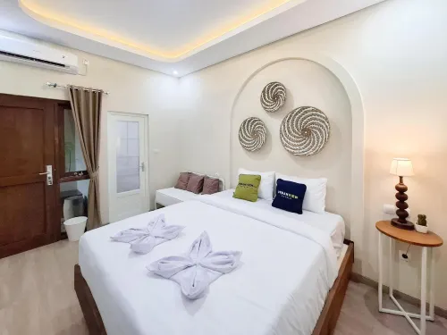 Urbanview Terra Hotel Syariah Near Stasiun Sragen by RedDoorz