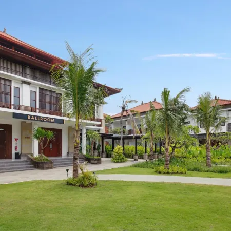 eL Hotel & Resort Bali Sanur Отели рядом с достопримечательностью «Пляж Сегара»