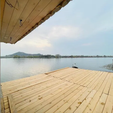 Dilshad Houseboats