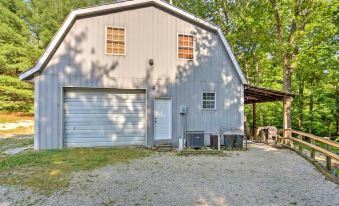 Rustic Taswell Cabin Grill and Walk to Patoka Lake!