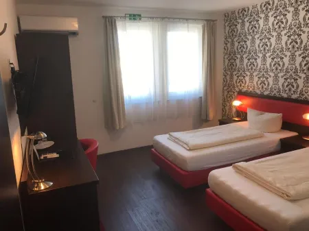Cityhotel Ahlen Garni Отели в г. Зенденхорст
