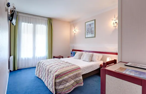 Hôtel SABLES D'O及其餐廳"LE 16 BIS"