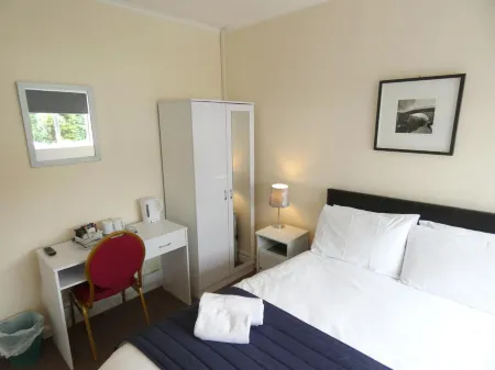 The Riverside Hotel Отели в г. Стонтон Коулфорд