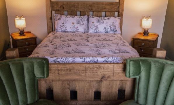 우토 더 오키오버 암스(The Okeover Arms) 4성급 호텔 객실