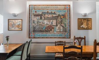 The Hawk & Buckle Inn