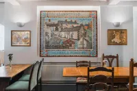 The Hawk & Buckle Inn Hotel di Llannefydd
