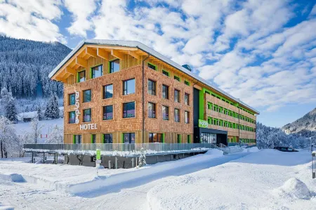 Explorer Hotel Garmisch Отели в г. Фархант