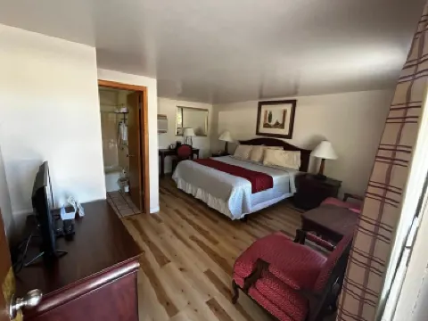 Rainbow Lodge and Inn Hotels in 