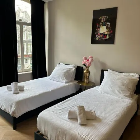 Hotel 83 Отели рядом с достопримечательностью «Площадь Ватерлооплейн»