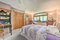 Lakeside Iola Hideaway Stunning Nature Views - Pet friendly