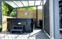 Hottub-Nature-Familyfriendly-Wifi-Parking