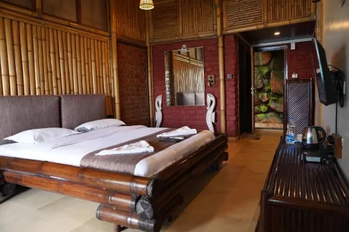 Bamboo and Bricks Resort, Panshet Hotels in Lavasa