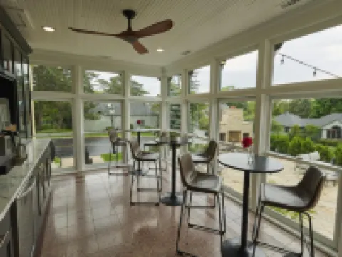 モン ビジュ オコノモウォックのホテル