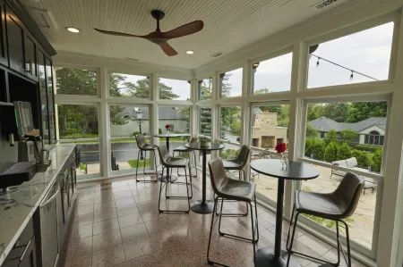 Mon Bijou Отели в г. Делафилд