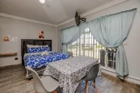 Phindulo Bed and Breakfast - No Loadshedding, Smart TVs & unlimited free fibre wifi - พร้อมWifi
