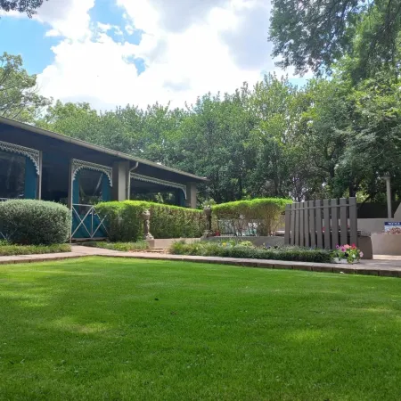 J'Cups Guest House