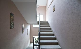Center Hotel - Housity