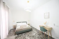 Newhouse CAVOUR Deluxe - 3-Star