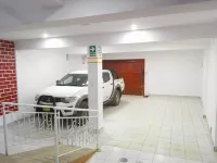 Casa Kuelap Hostal - parking