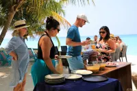 Blue Coral Vashafaru Maldives - servizio colazione