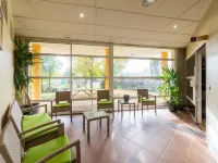 Résidence Columba - Apparts meublés Agen Sud โรงแรมในอาชอง